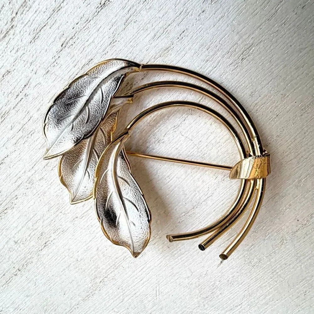 Coro Vintage Gold Tone Leaf Brooch Two Tone Textured Botanical Pin